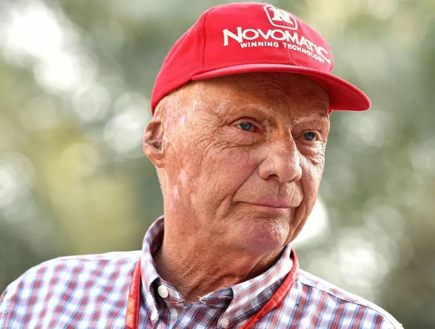 Mundo do automobilismo lamenta morte de Lauda: 'Nunca haverá outro como você'