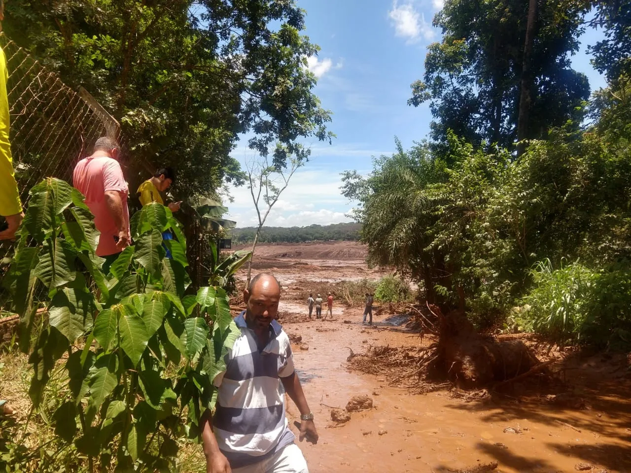 Prefeitura de Brumadinho pede para população manter distância do Rio Paraopeba