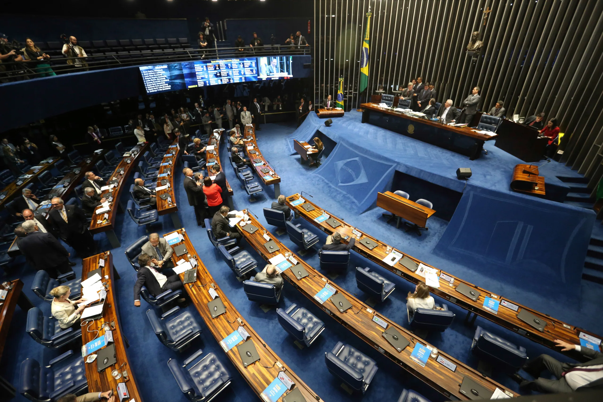 Brasília – Sessão extraordinária do Senado para votar o decreto de intervenção federal na segurança pública do Rio de Janeiro (Fabio Rodrigues Pozzebom/Agência Brasil)