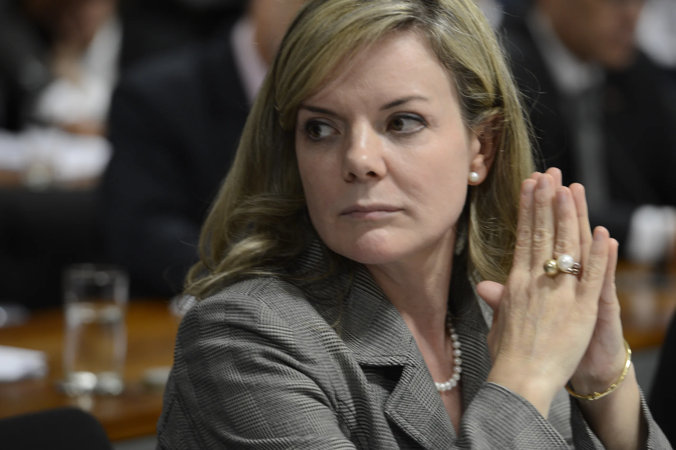 Comissão de Constituição, Justiça e Cidadania do Senado durante debate se a CPI da Petrobras será exclusiva ou ampla. Na foto, a senadora Gleisi Hoffmann (Valter Campanato/Agência Brasil)