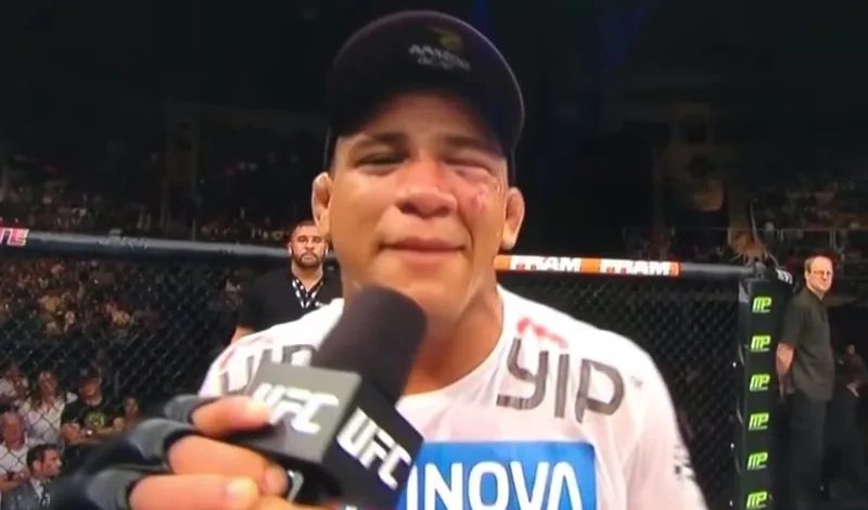 Gilbert Durinho vence no UFC e manda recado para Dilma: "pede para sair". Veja o vídeo