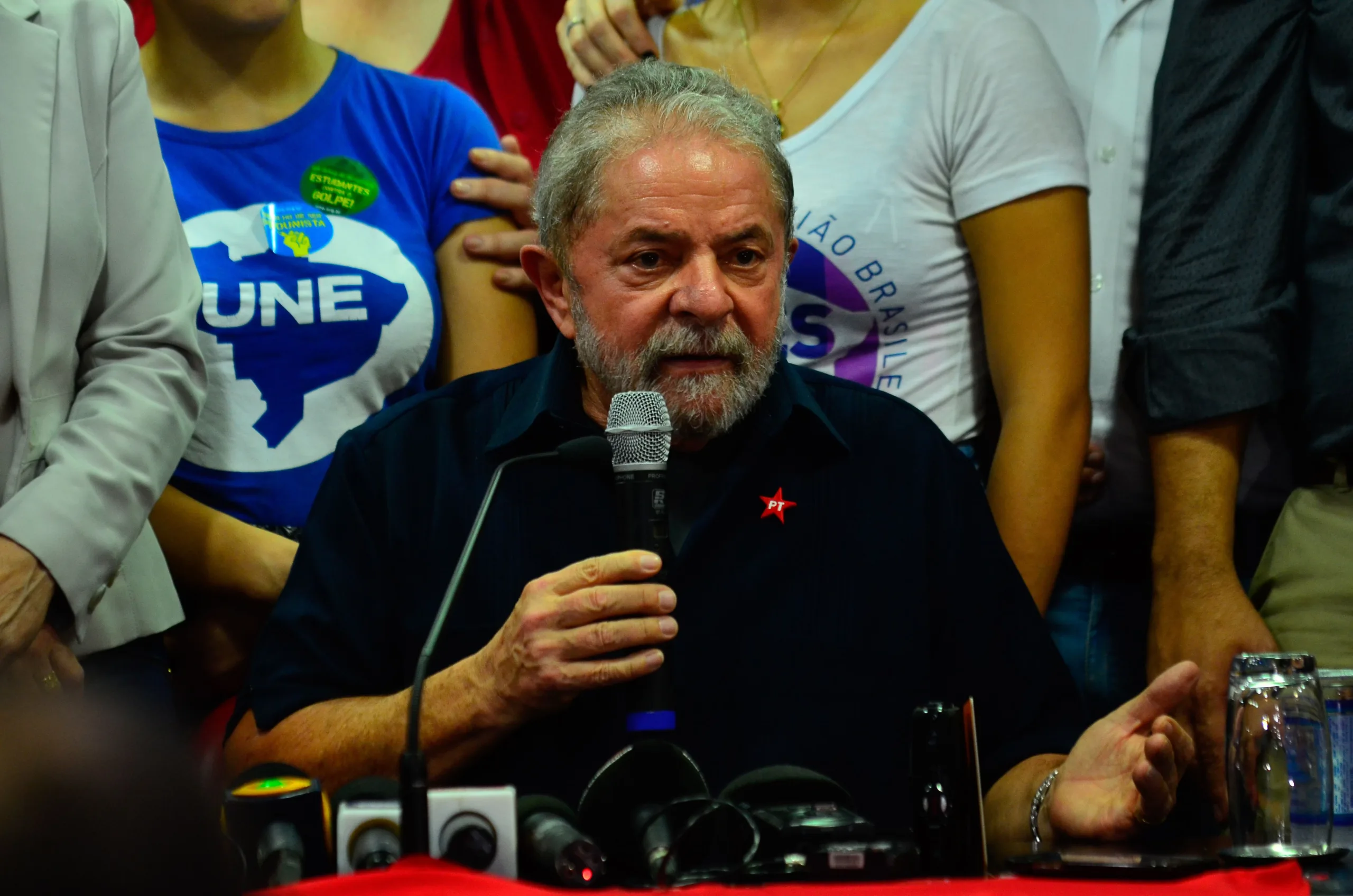 São Paulo – Ex-presidente Lula em entrevista no Diretório Nacional do PT em São Paulo, após prestar depoimento à Polícia Federal no âmbito da 24ª fase da Operação Lava Jato. (Rovena Rosa/Agência Brasil)