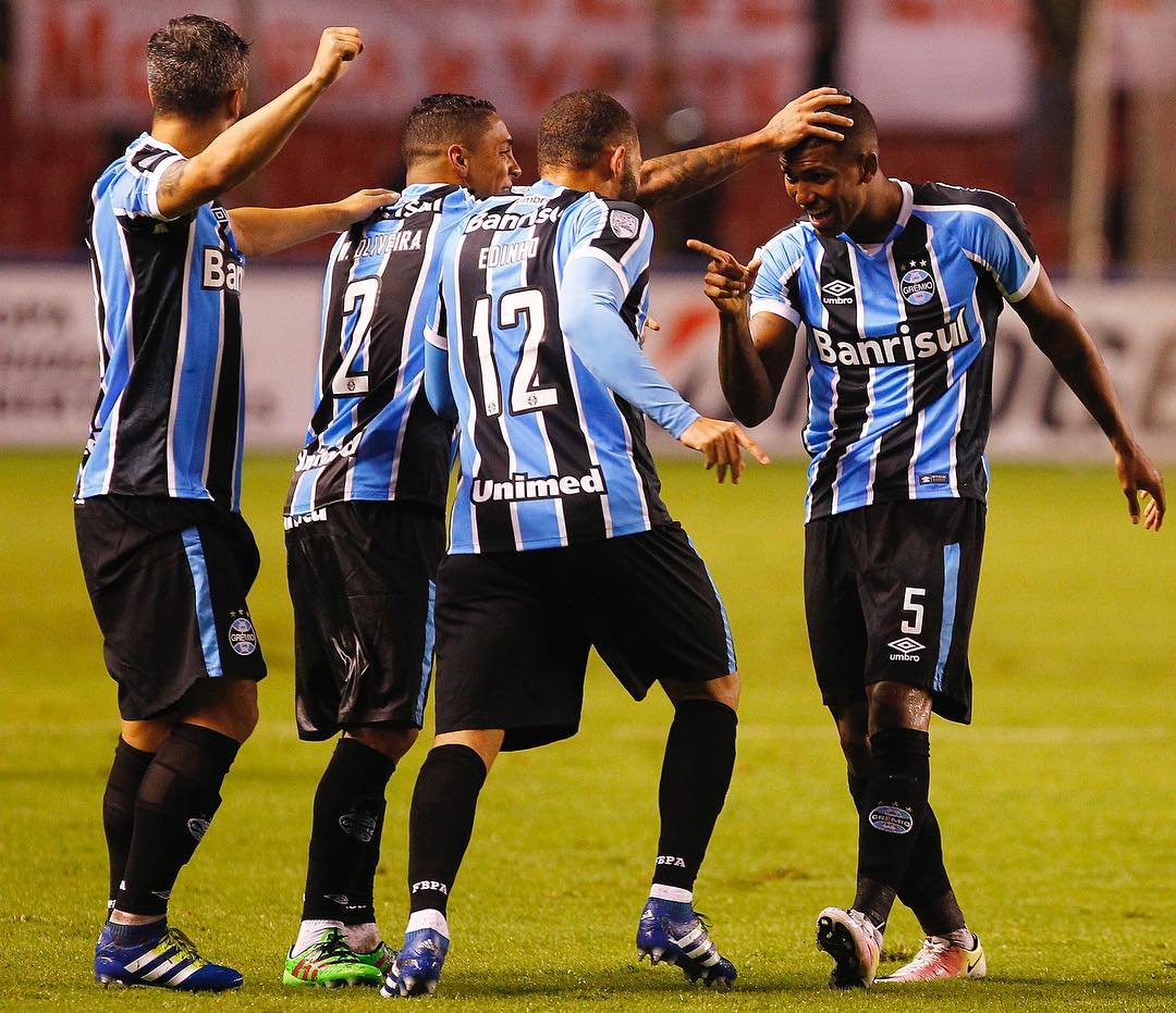 Estratégia funciona e Grêmio avança na Libertadores com vitória na altitude