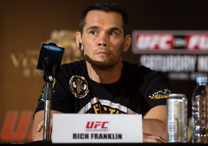 Rich Franklin admite que rezou pra faltar luz antes de luta contra Anderson Silva