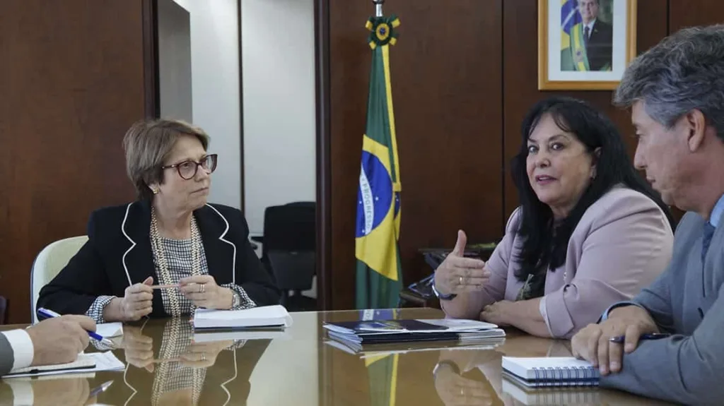 Ministra da agricultura virá ao ES em maio