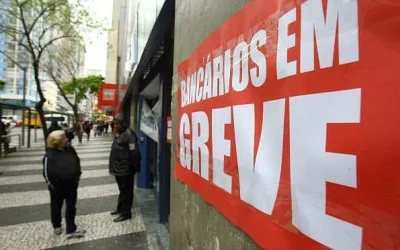 Bancários suspendem negociação e greve deve continuar na segunda-feira