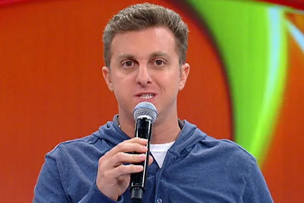 Luciano Huck diz que seria insanidade abandonar carreira e lançar candidatura à presidência