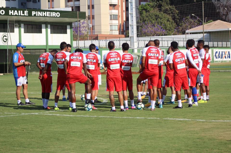 Pressionado, Bahia busca vitória contra Atlético-GO fora de casa pelo Brasileirão