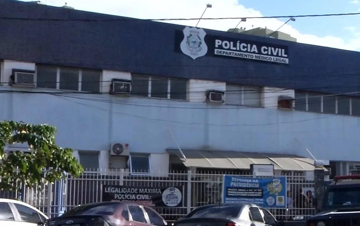 Corpo é encontrado enrolado em lençol após vizinhos sentirem forte odor em casa de Vila Velha