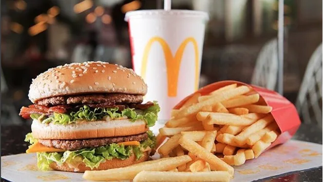 Rede de fast food passa a operar somente por delivery, drive-thru e pedidos para viagem