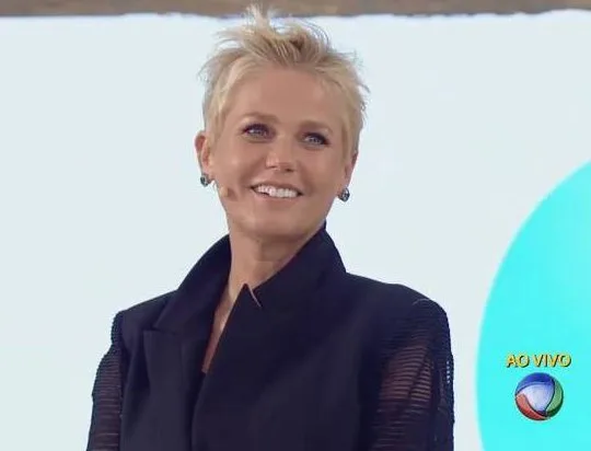 Fãs capixabas aprovam primeiro programa de Xuxa na TV Vitória/Record