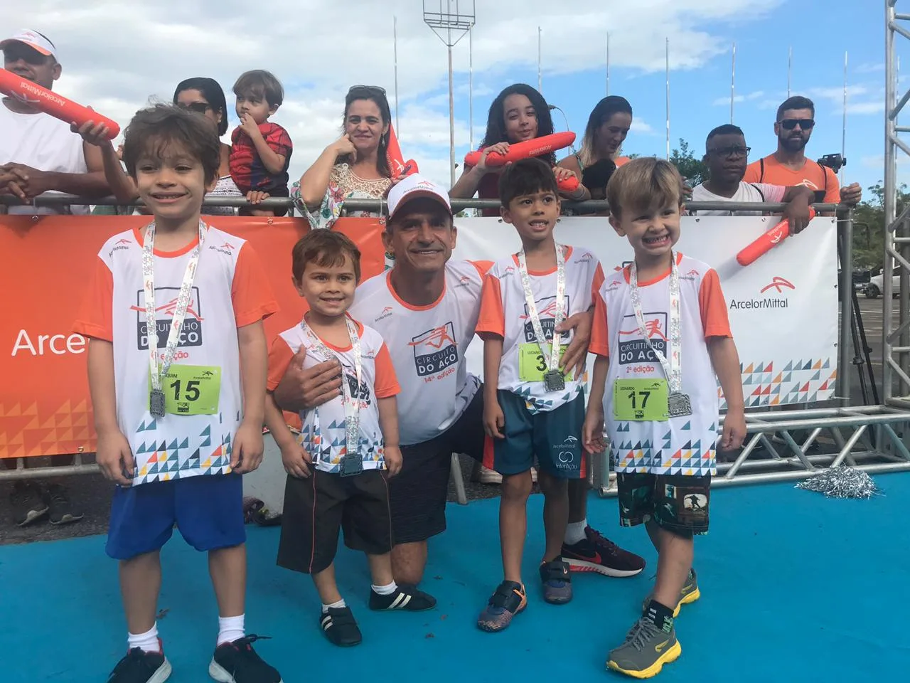 Circuito do aço: crianças se divertem e abrem tradicional corrida de rua na Serra