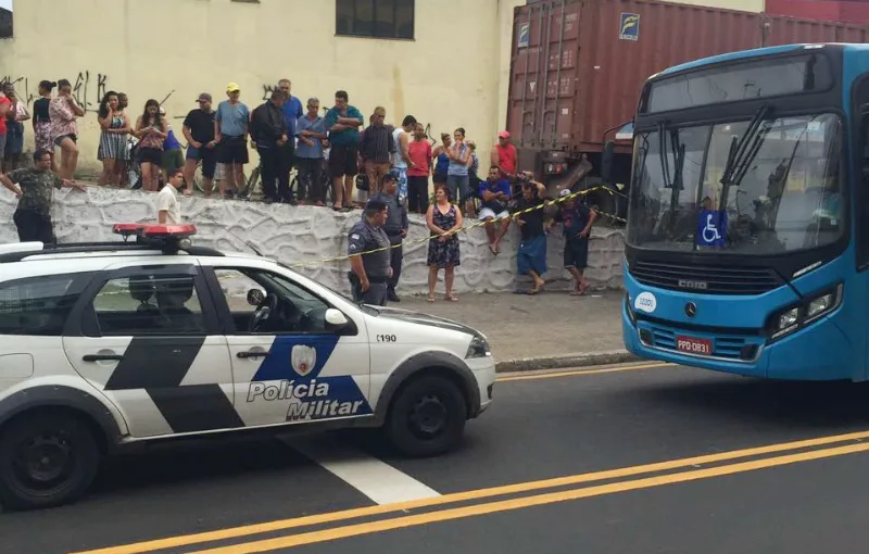 Motorista morre baleado e rodoviários paralisam atividades neste sábado na GV