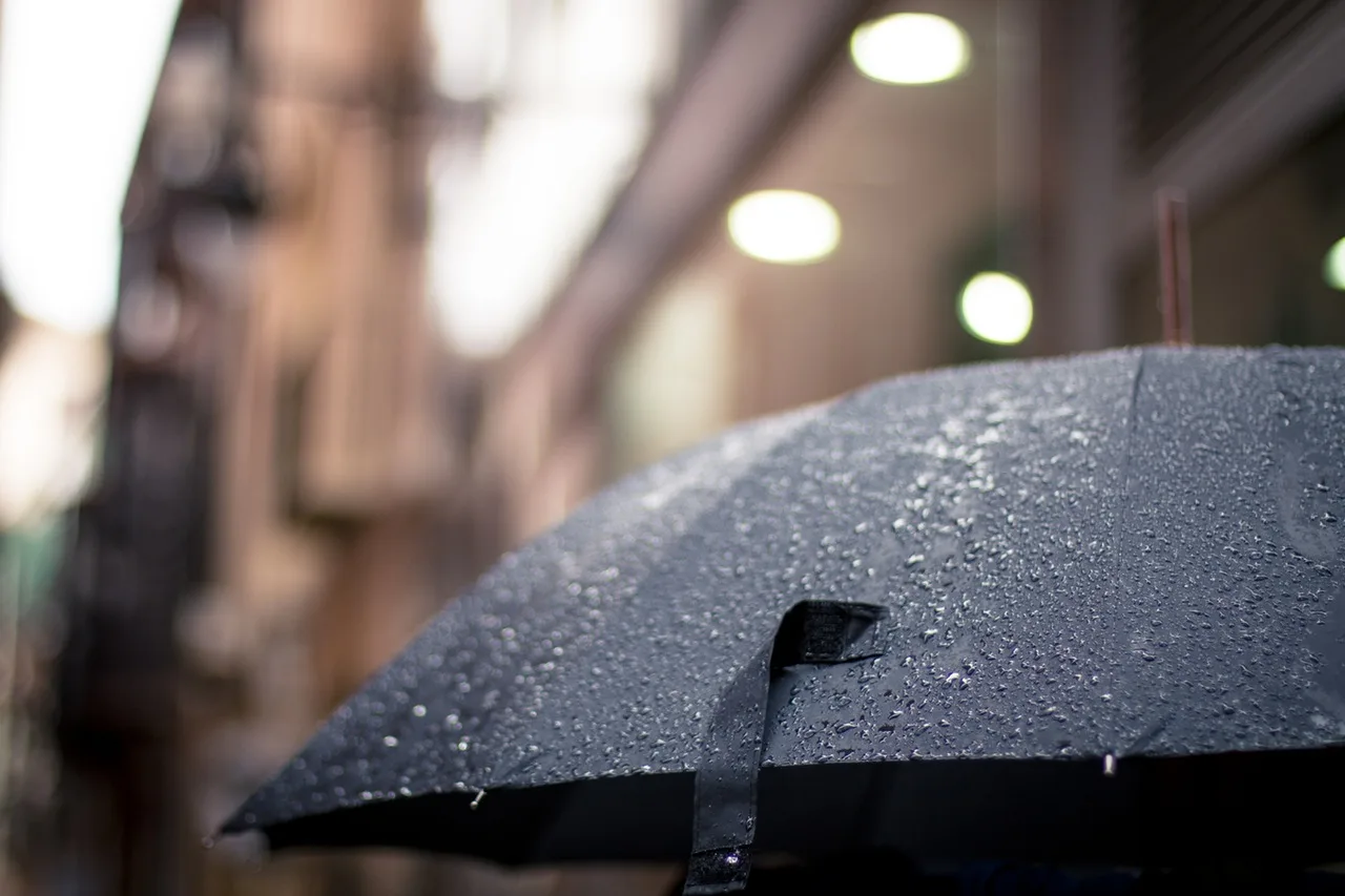 Previsão de chuva forte e raios durante a semana no Espírito Santo