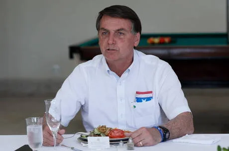 Bolsonaro deve manter assessores ligados ao 'gabinete do ódio'