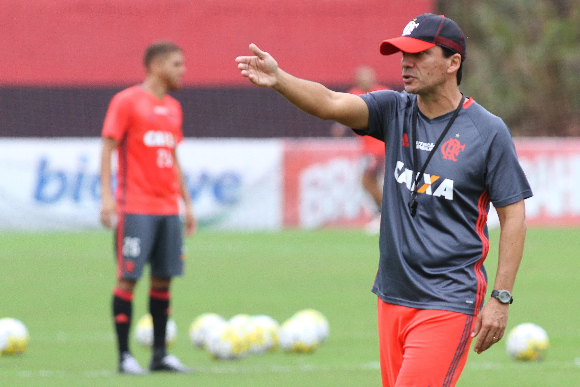 Flamengo faz trabalho tático e Zé Ricardo garante titulares contra o Fluminense