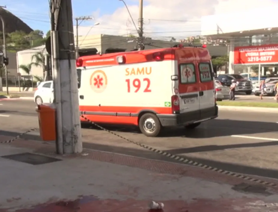 Patrões acusados de não pagar serviços de pintor acabam esfaqueados em plena manhã na Reta da Penha