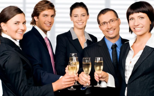 Como se comportar em festas de fim de ano da empresa