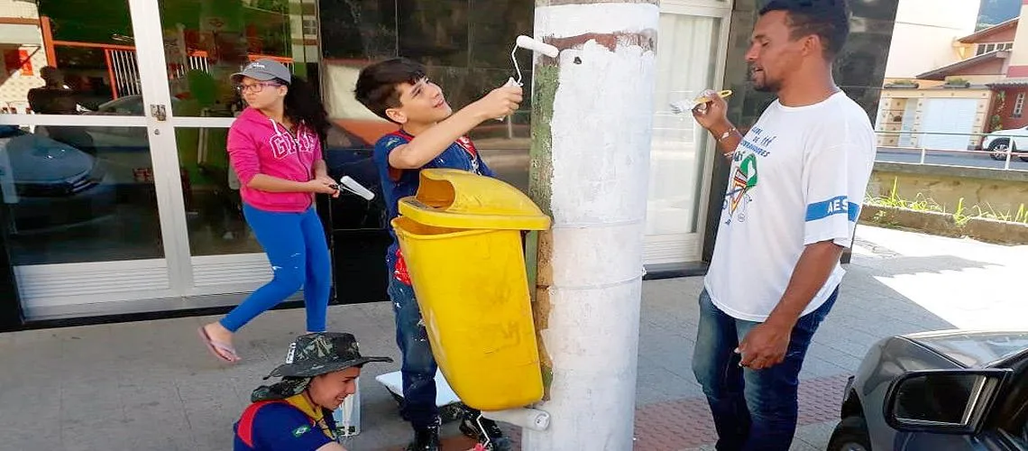 Voluntários realizam revitalização pelas ruas de Venda Nova