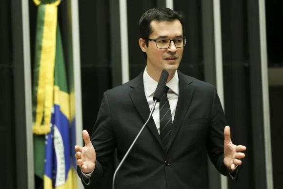 'Minha causa é a anticorrupção, suprapartidária', diz Deltan