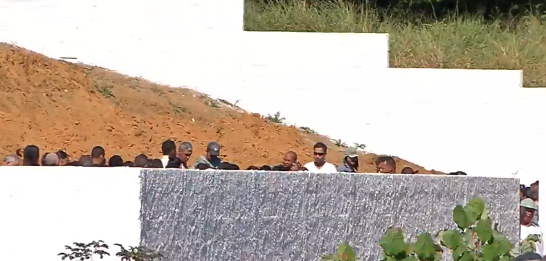 Corpo de presbítero assassinado perto de igreja é enterrado em cemitério de Cariacica