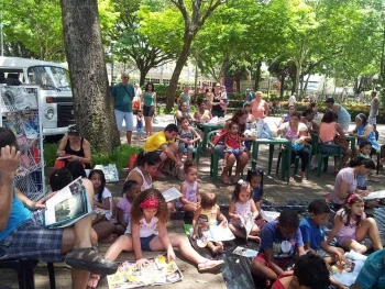 Projeto Leitura na Praça promove encontro com escritor em Vitória