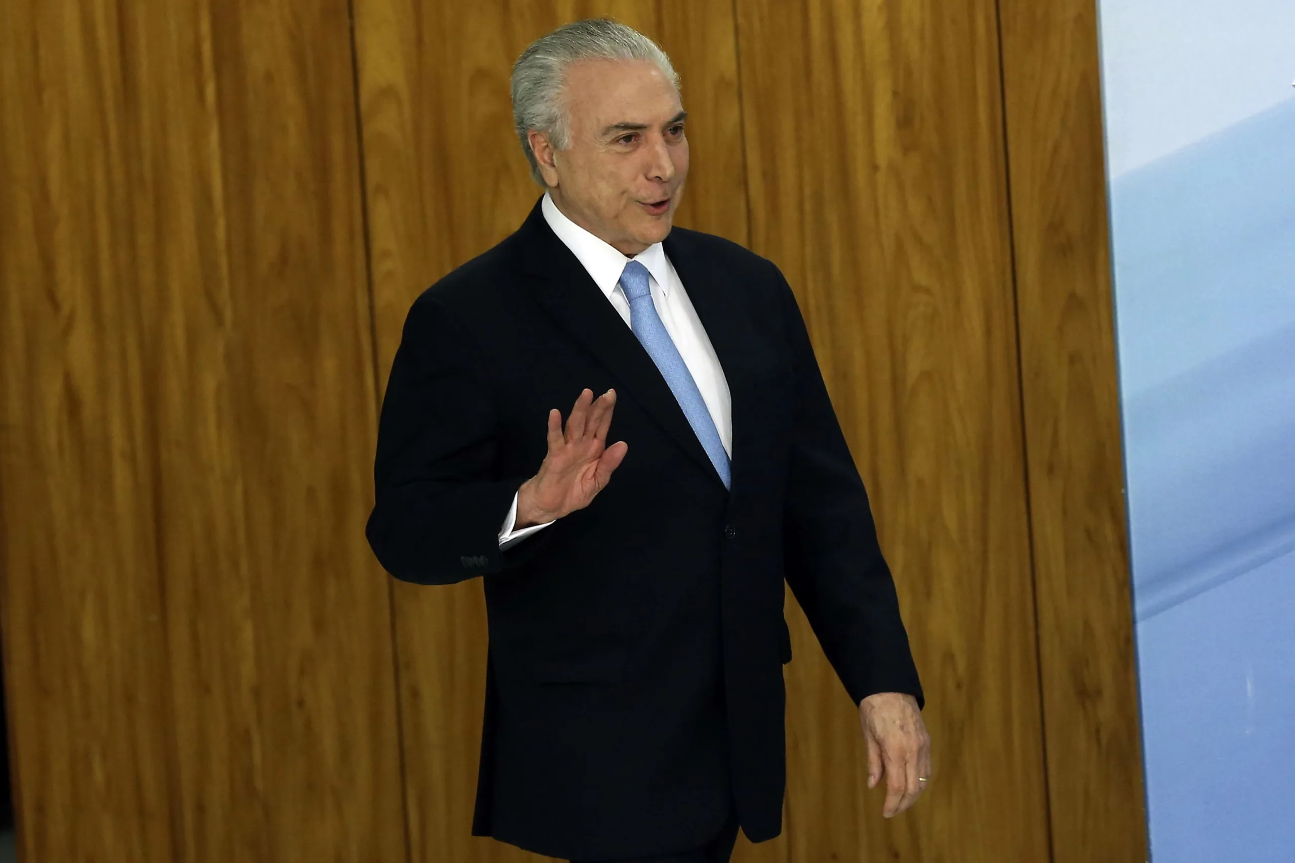 Brasília – O presidente Michel Temer faz pronunciamento após a aprovação do relatório que desautoriza o STF a investigá-lo (Valter Campanato/Agência Brasil)