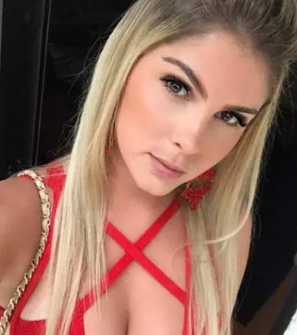 Bárbara Evans faz revelações sobra Cauã, sexo e a depressão da mãe