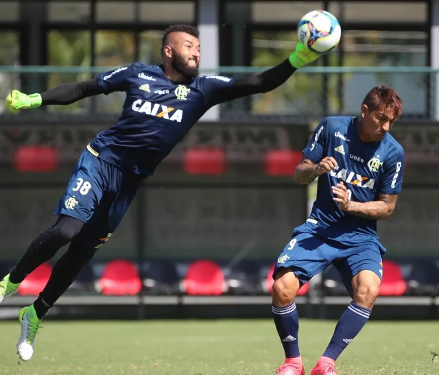 Flamengo segue preparação e Alex Muralha descarta favoritismo na semifinal