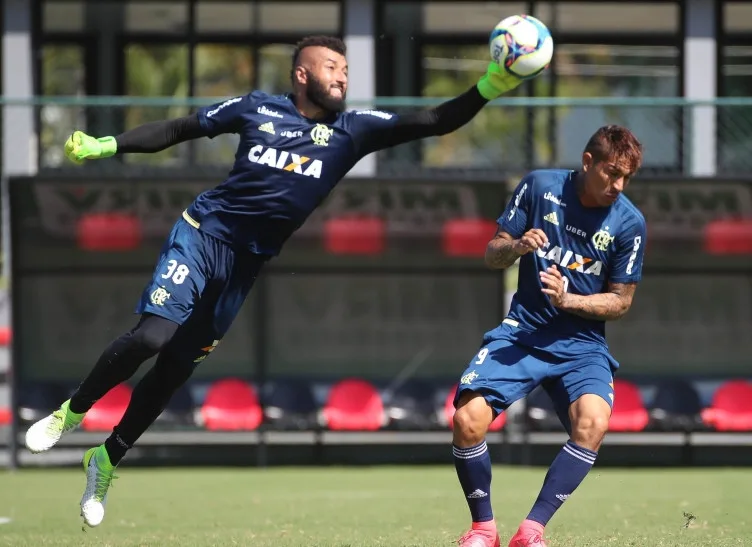 Flamengo segue preparação e Alex Muralha descarta favoritismo na semifinal