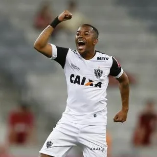 Robinho encerra passagem pelo Atlético-MG e fica livre no mercado