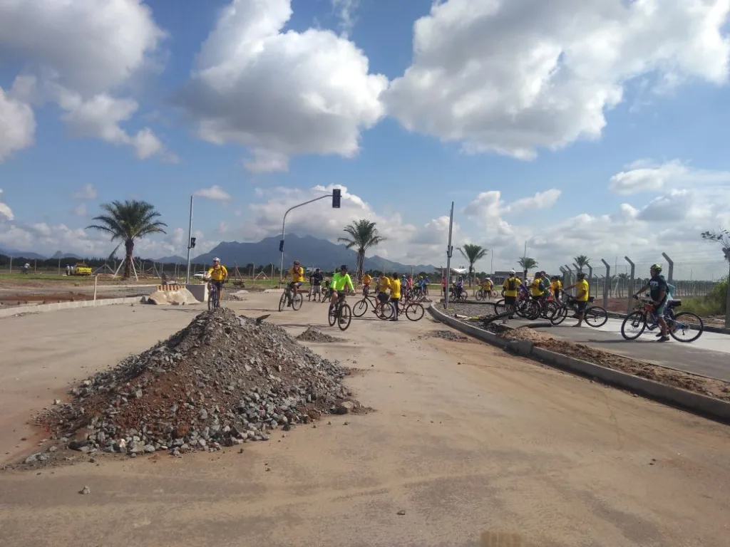 Pedalaço termina sem entrada de ciclistas no Aeroporto de Vitória