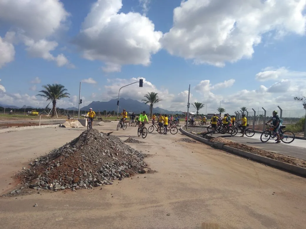 Pedalaço termina sem entrada de ciclistas no Aeroporto de Vitória