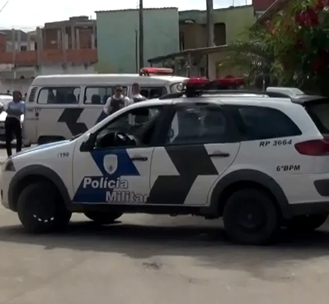 Homem é assassinado na frente do filho de 3 anos na Serra
