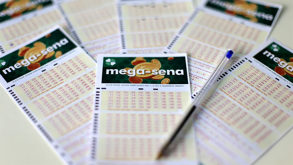 Mega-Sena acumula e pode pagar prêmio de R$ 12 milhões na quarta-feira