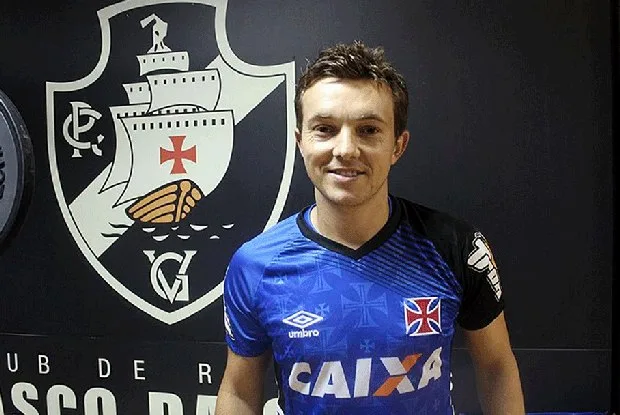 Dagoberto estreia com gol, Vasco goleia o Nova Iguaçu e retoma a liderança