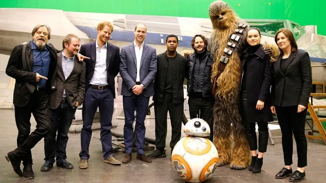 Mandatory Credit: Photo by REX/Shutterstock (5657565c) (L-R) Mark Hamill, Rian Johnson, Prince Harry, Prince William, John Boyega, Chewbacca, Daisy Ridley, Kathleen Kennedy Prince William and Prince Harry tour Star Wars sets at Pinewood Studios, Iver Heath, Buckinghamshire, Britain – 19 Apr 2016 Prince William and Prince Harry are touring Pinewood to visit the production workshops […]