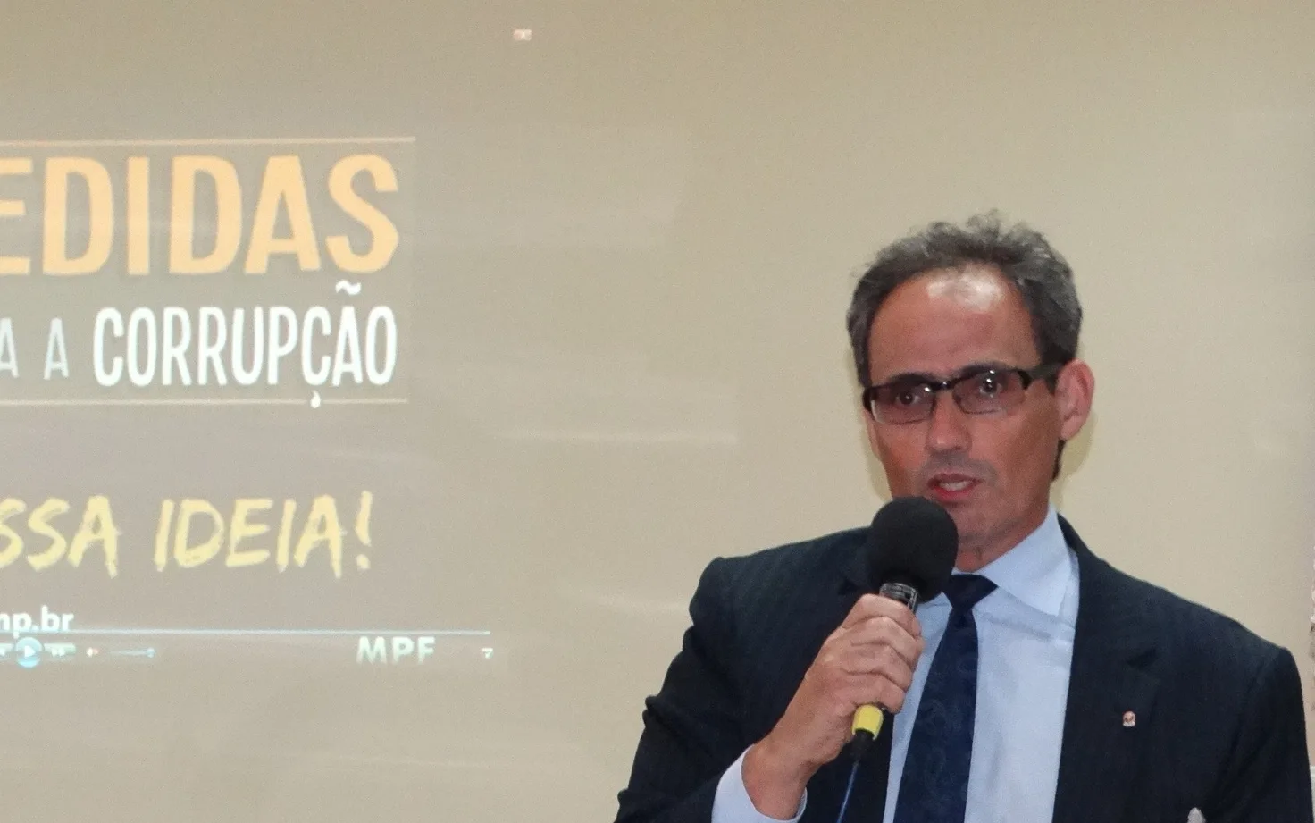 Procurador da República apresenta campanha contra a corrupção em Marataízes