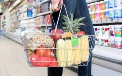 Vendas de supermercados foram maior peso negativo no varejo de agosto, diz IBGE