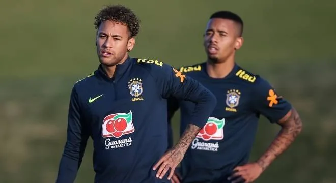 Gabriel Jesus e Neymar são os que mais erram passes na seleção