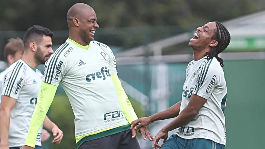 Palmeiras pode ter ataque com Willian e Keno na quinta-feira