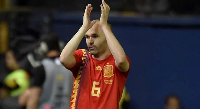 Na Rússia, Iniesta desabafa: 'Desde os 30 anos me chamam de velho'