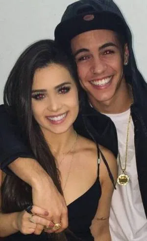 Flávia Pavanelli confirma fim de relacionamento com MC Biel