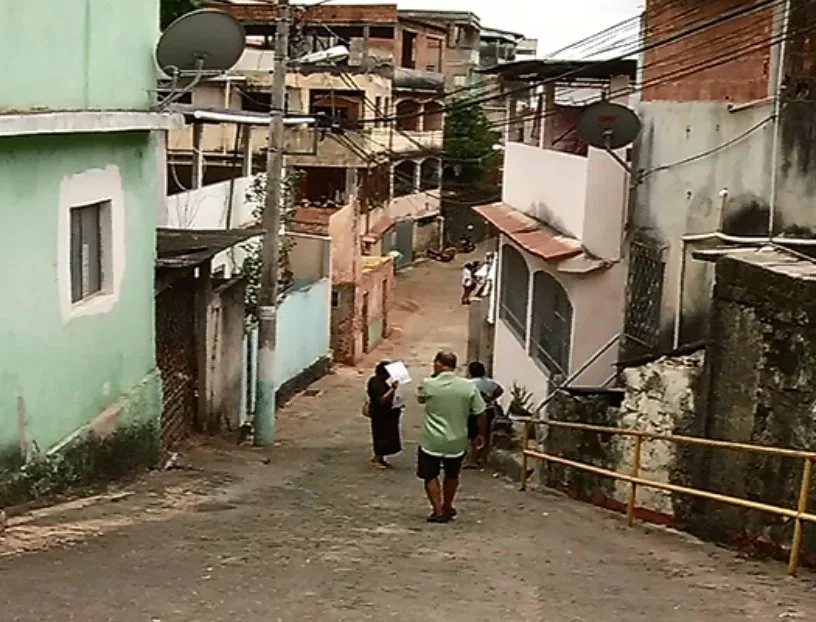 Homem é executado em plena luz do dia em escadaria de Vitória