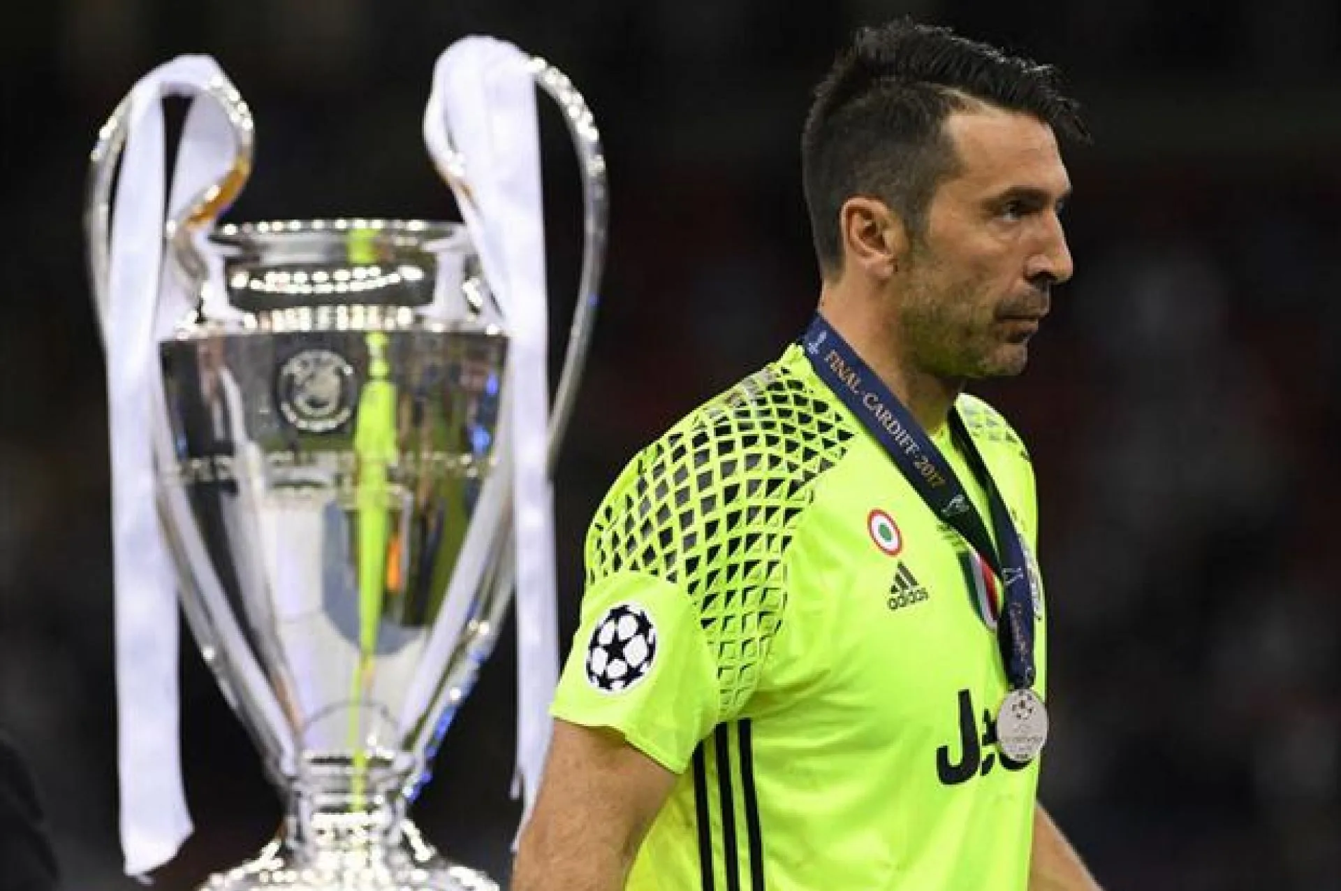 Buffon diz que só jogará até 2019 se Juventus vencer Liga dos Campeões