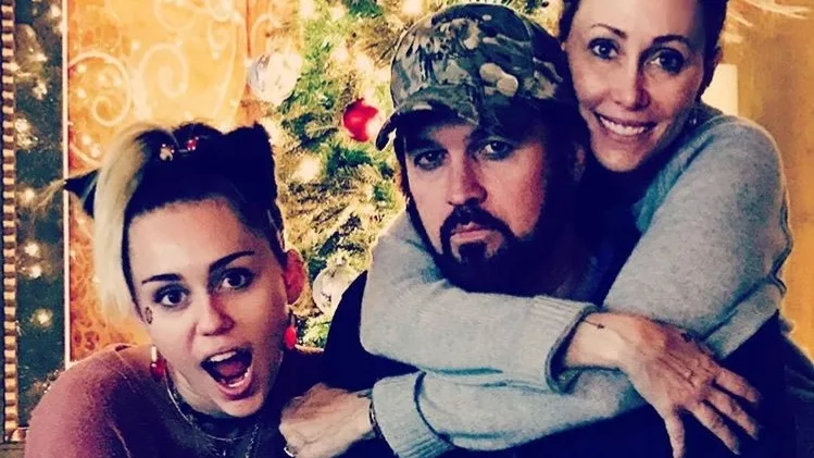 Pais de Miley Cyrus, Billy Ray Cyrus e Tish Cyrus não irão se divorciar