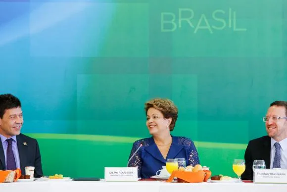 Analistas avaliam novos ministros como garantia de governabilidade para Dilma