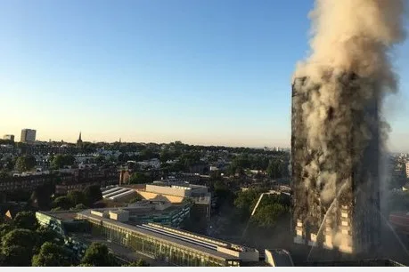 Aumenta para 17 o número de mortes em incêndio que destruiu prédio em Londres