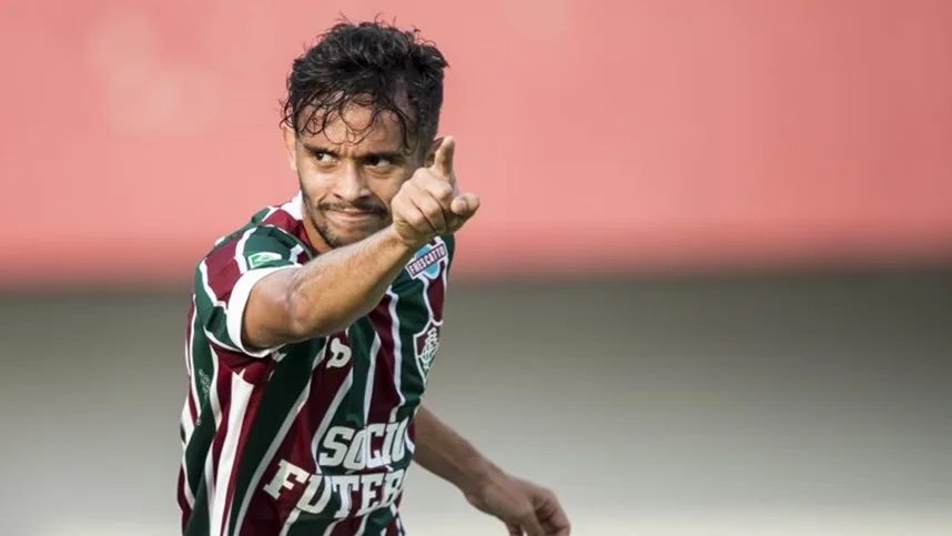 Scarpa faz aniversário, mas não comemora em treino do Fluminense