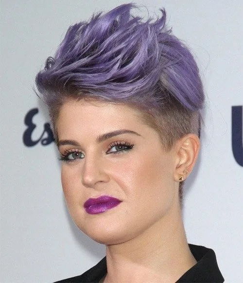 Kelly Osbourne é impedida de usar banheiro de cafeteria